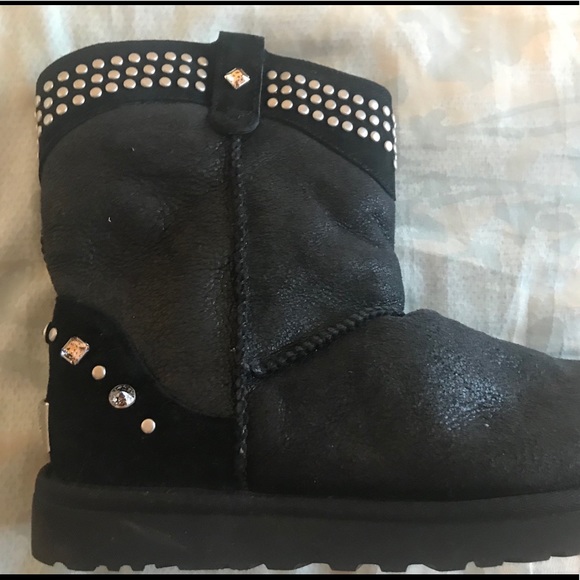 black uggs with rhinestones black uggs with rhinestones